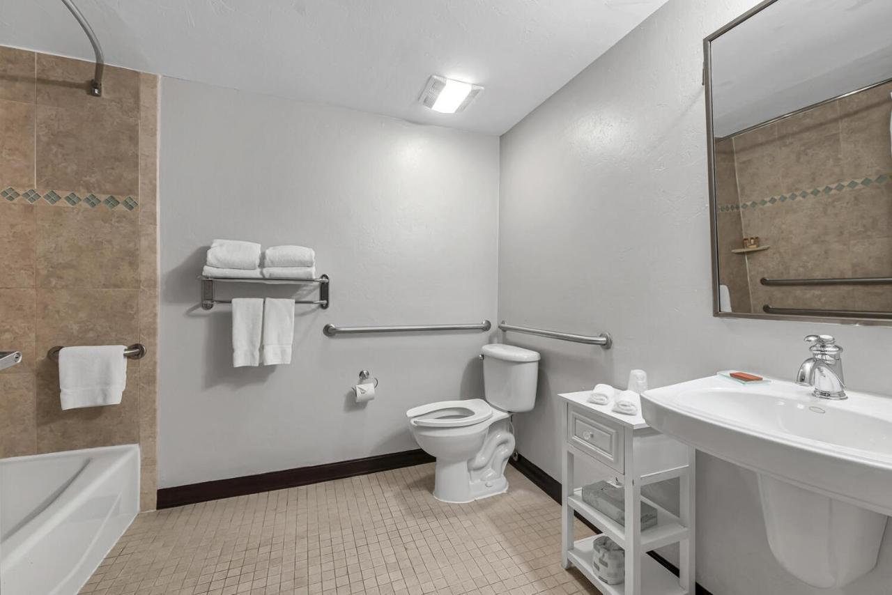 Bayfront 5th Avenue Hotel 3*